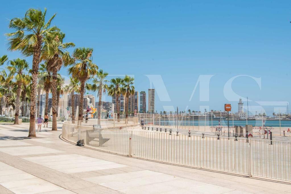 Private Terrace, Barbecue & Cathedral View By Rems Appartement Málaga Buitenkant foto